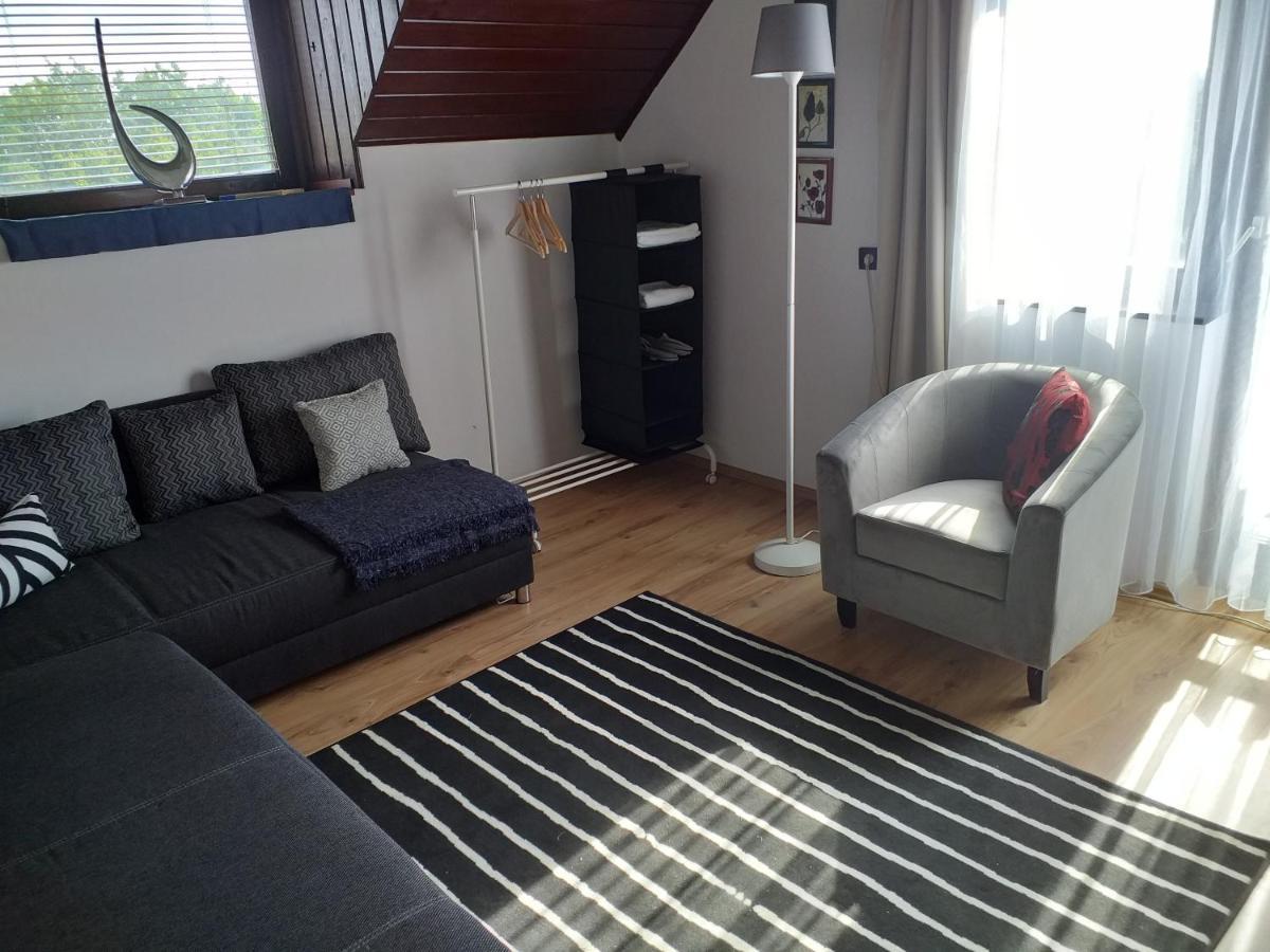 Art Inn Apartmanhaz Balaton-Gyenesdias Ngoại thất bức ảnh