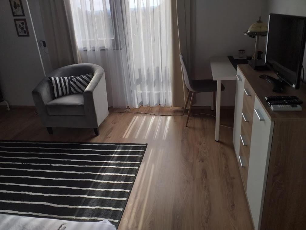 Art Inn Apartmanhaz Balaton-Gyenesdias Ngoại thất bức ảnh