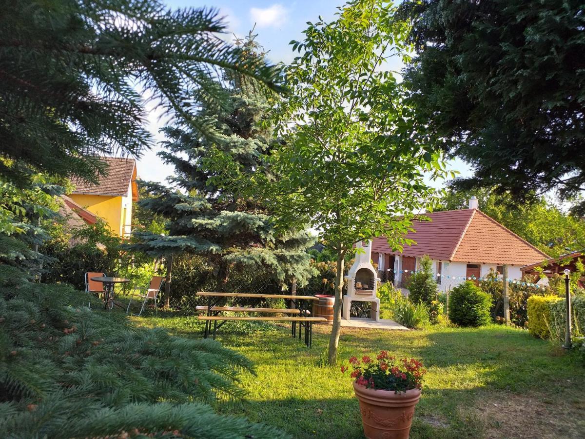 Art Inn Apartmanhaz Balaton-Gyenesdias Ngoại thất bức ảnh