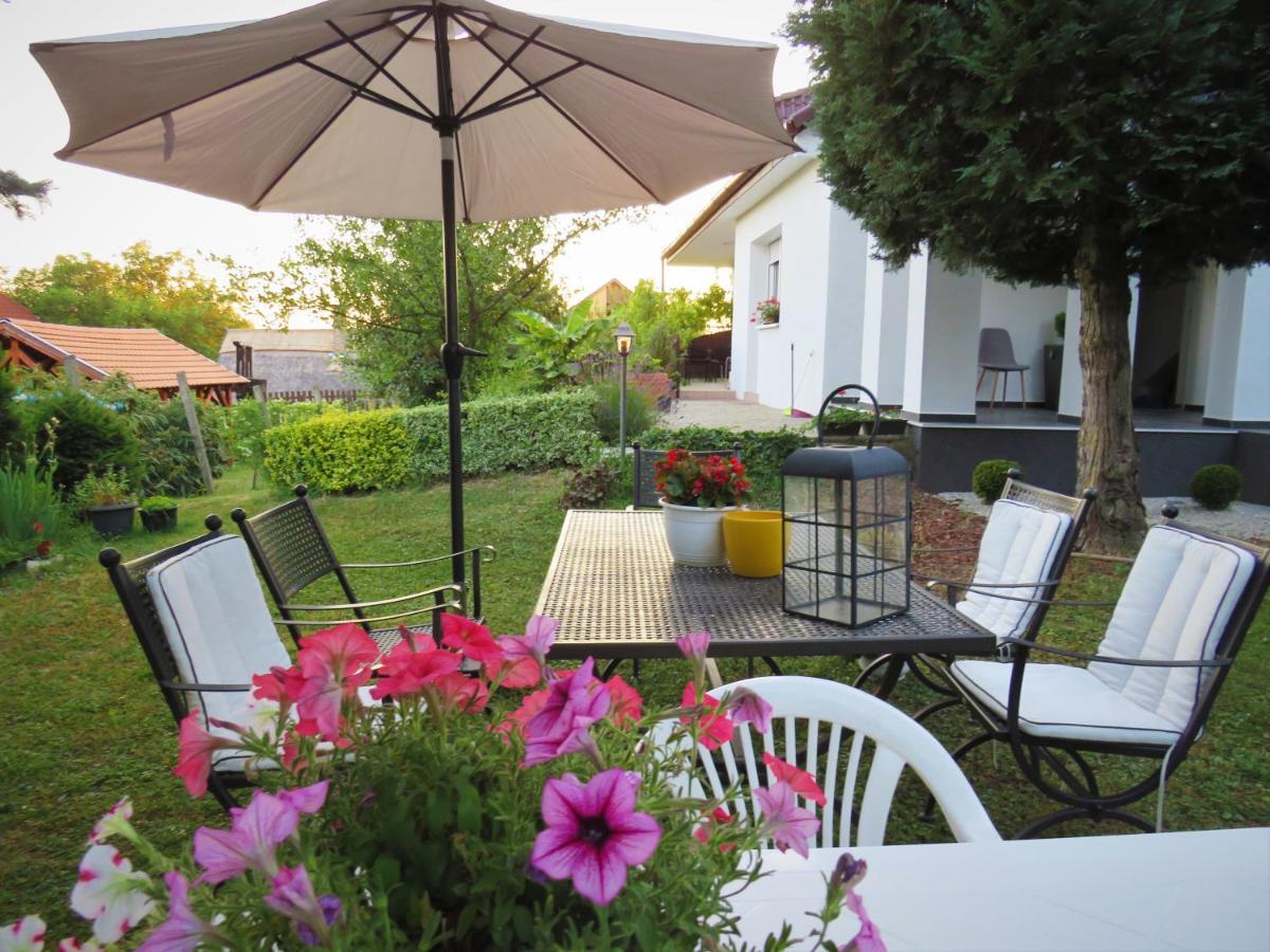 Art Inn Apartmanhaz Balaton-Gyenesdias Ngoại thất bức ảnh