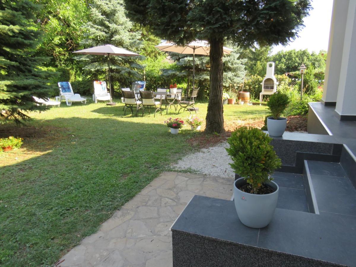Art Inn Apartmanhaz Balaton-Gyenesdias Ngoại thất bức ảnh