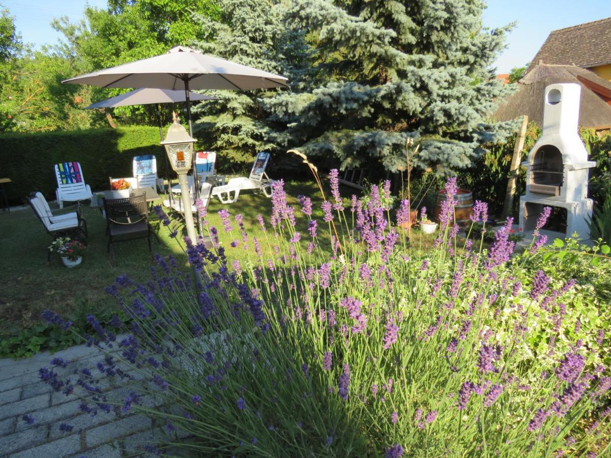 Art Inn Apartmanhaz Balaton-Gyenesdias Ngoại thất bức ảnh