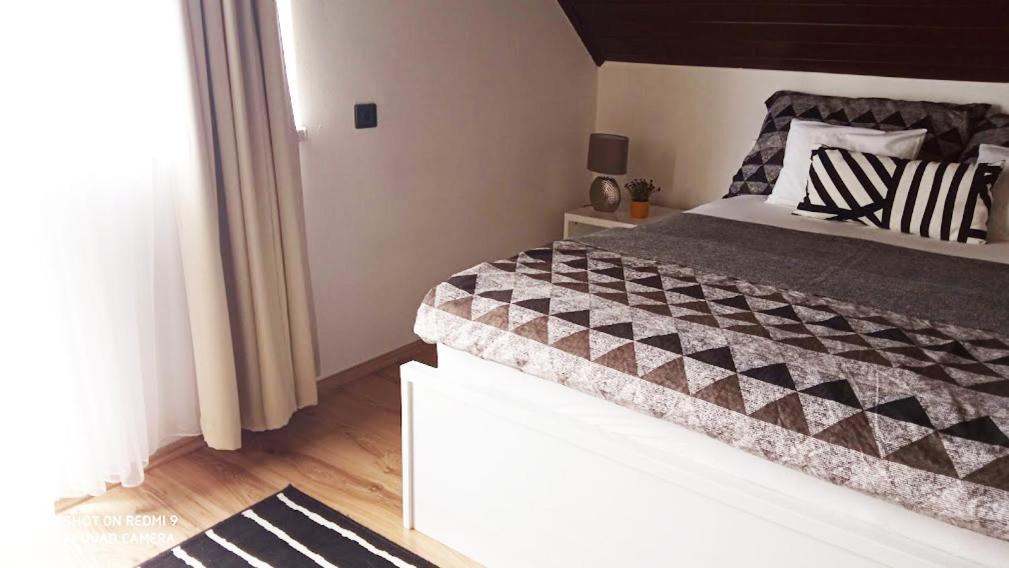 Art Inn Apartmanhaz Balaton-Gyenesdias Ngoại thất bức ảnh